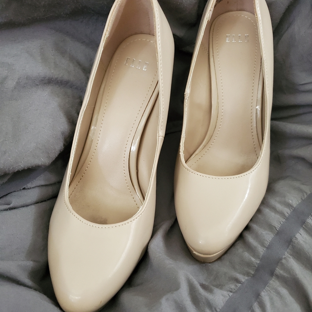 Nude Colored Platform Heels, size 5.5